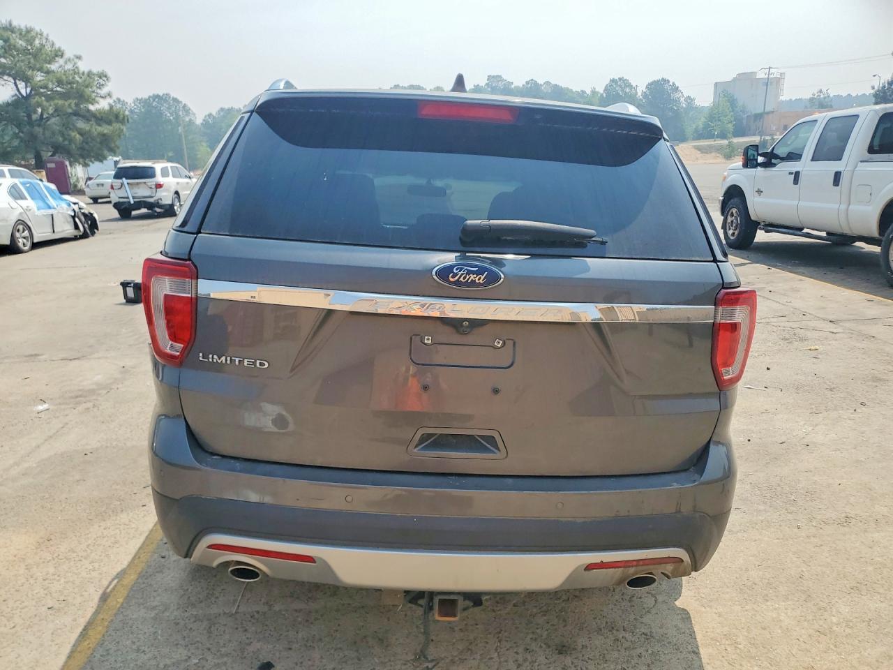 2017 Ford Explorer Limited - Image 6
