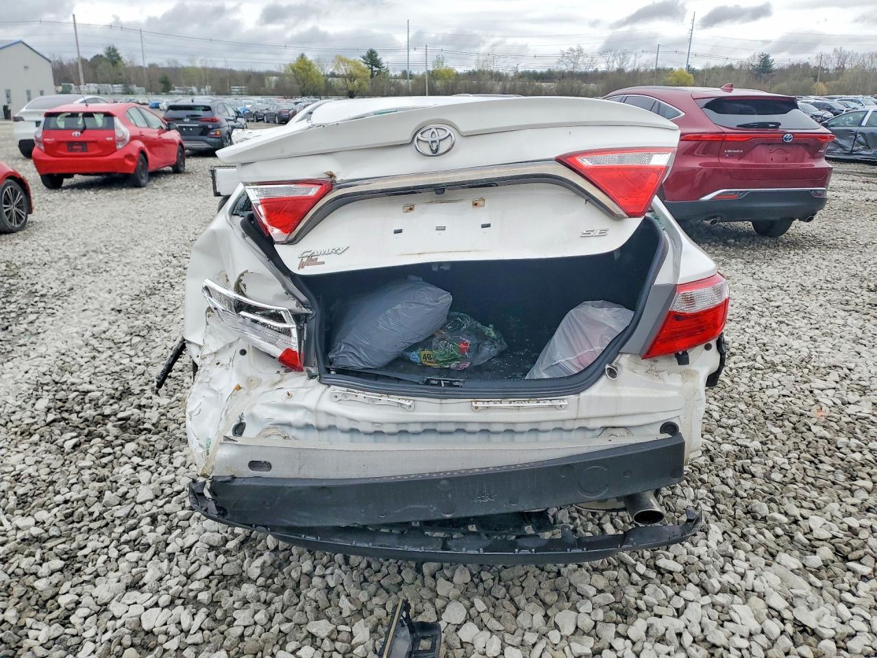 2016 Toyota Camry Se - Фото 6
