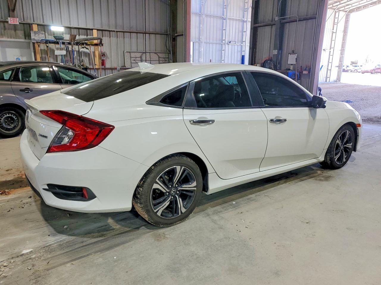 2017 Honda Civic Touring - Фото 3