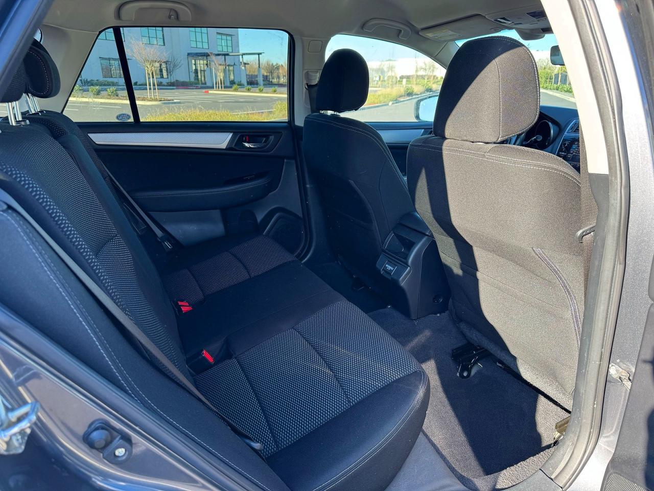 2018 Subaru Outback 2.5I Premium - Image 6