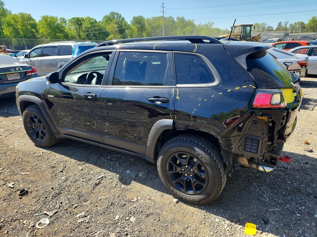 2023 Jeep Cherokee Trailhawk - Image 2
