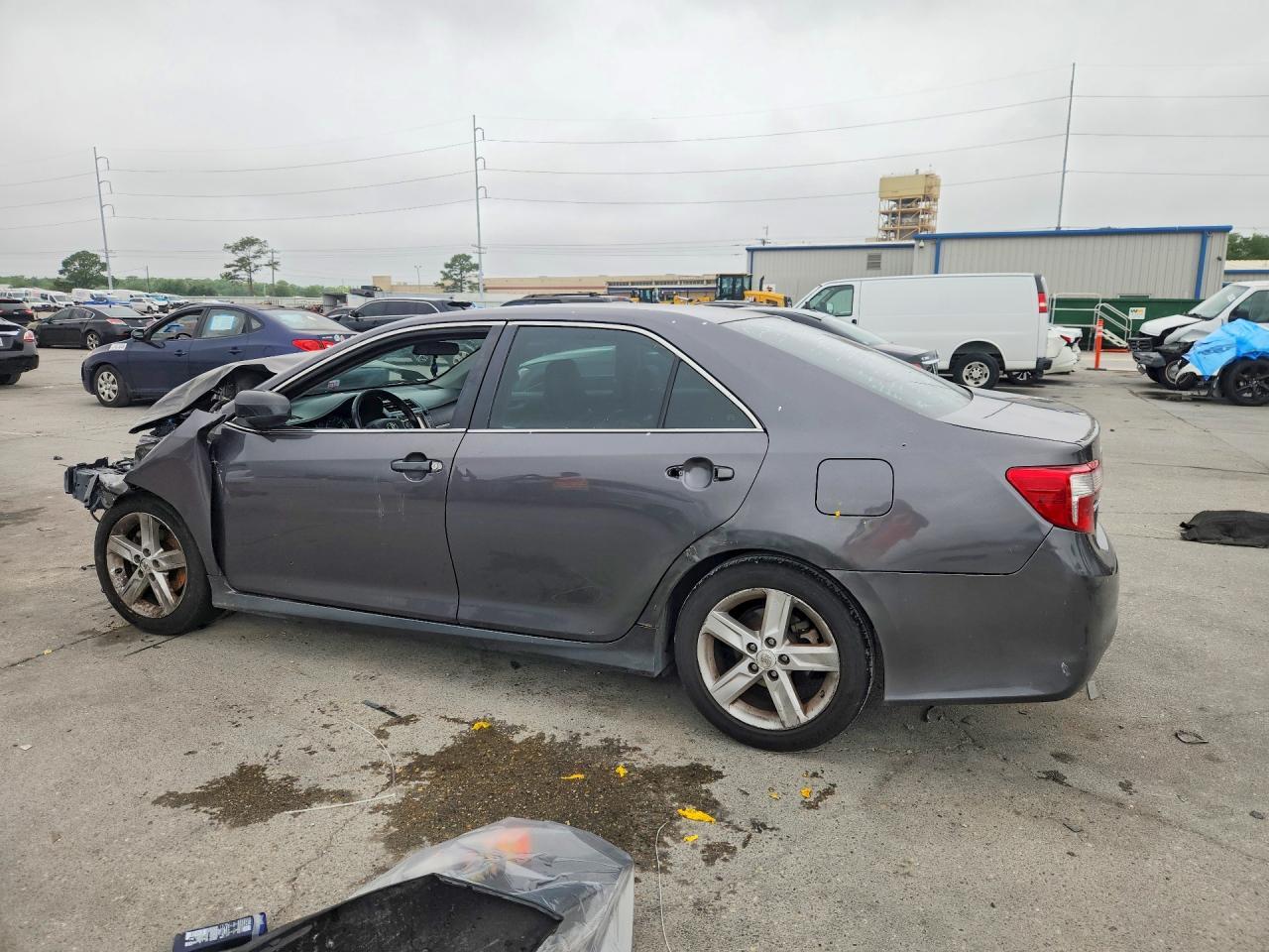 2014 Toyota Camry Se - Image 2