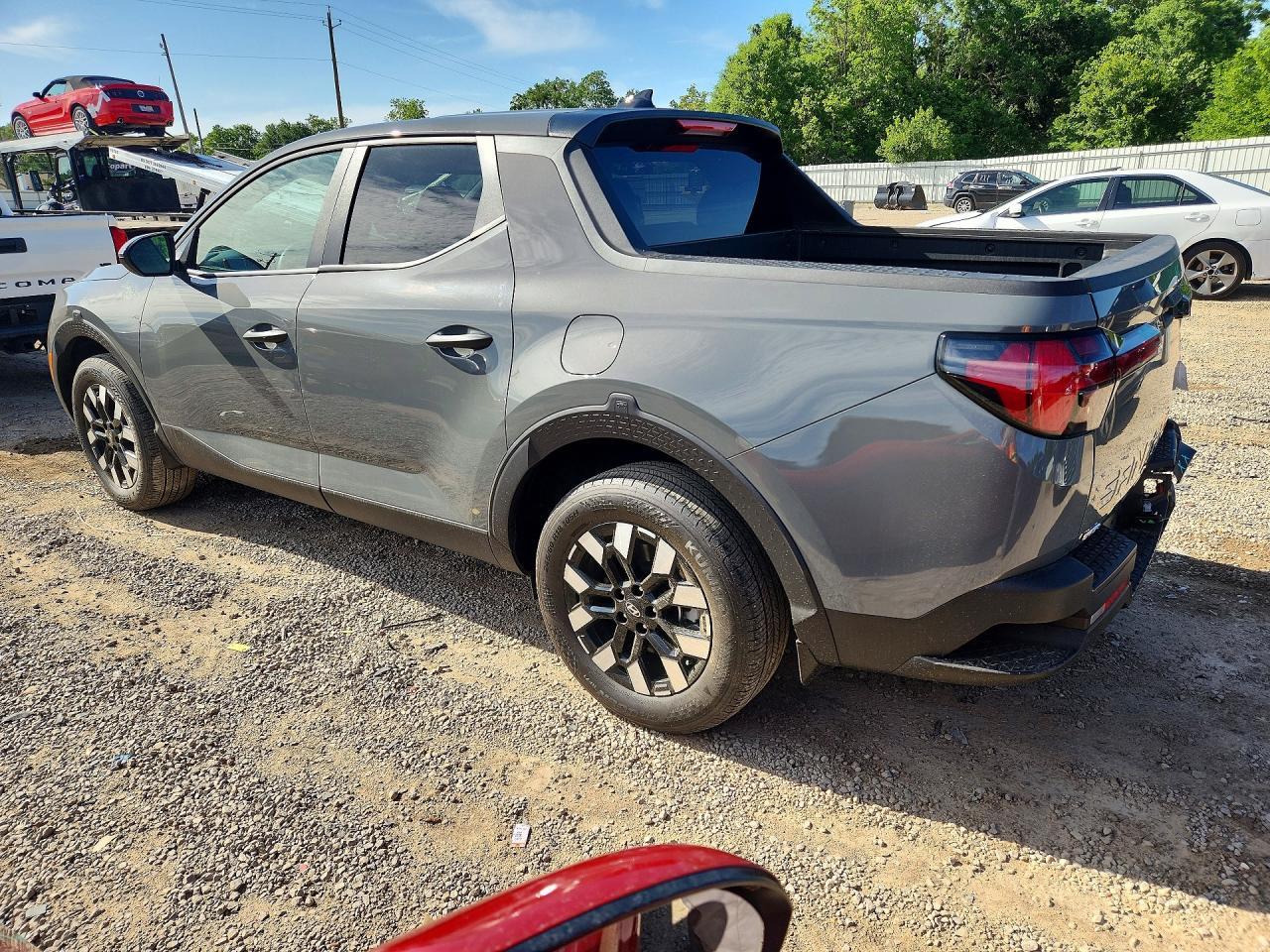 2025 Hyundai Santa Cruz Se - Image 2