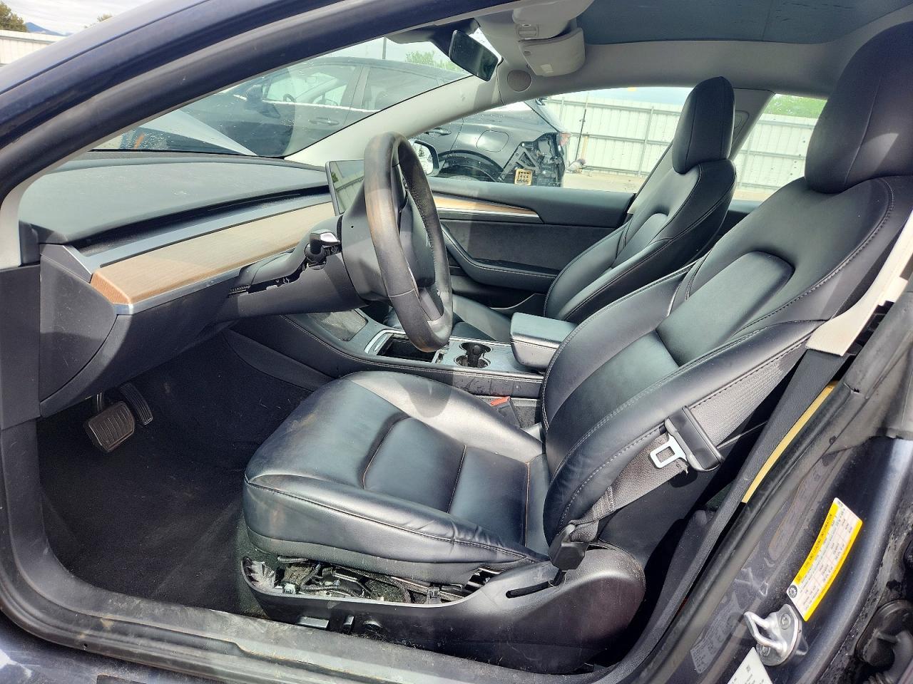 2022 Tesla Model 3 - Image 7