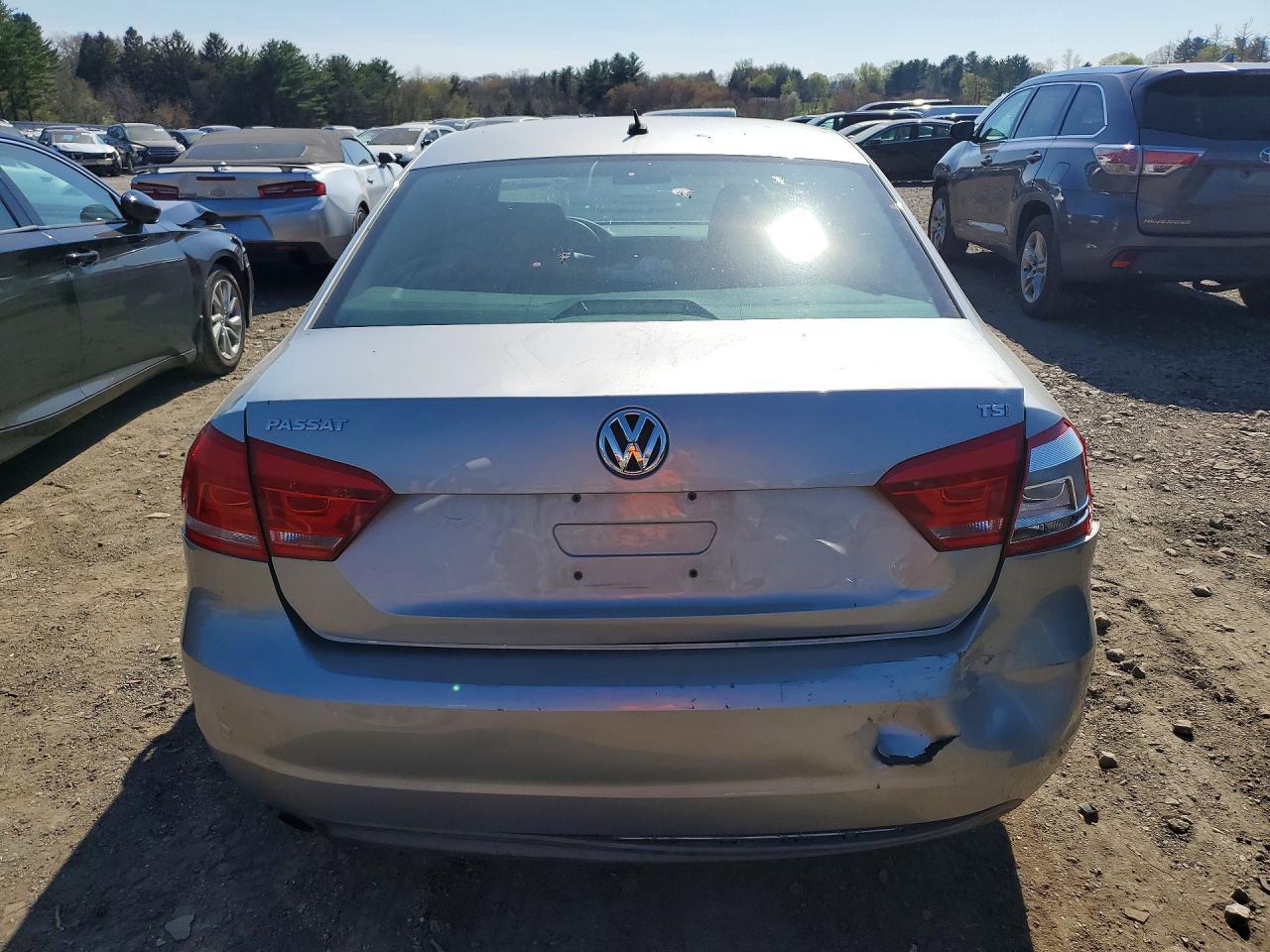 2014 Volkswagen Passat S - Фото 6