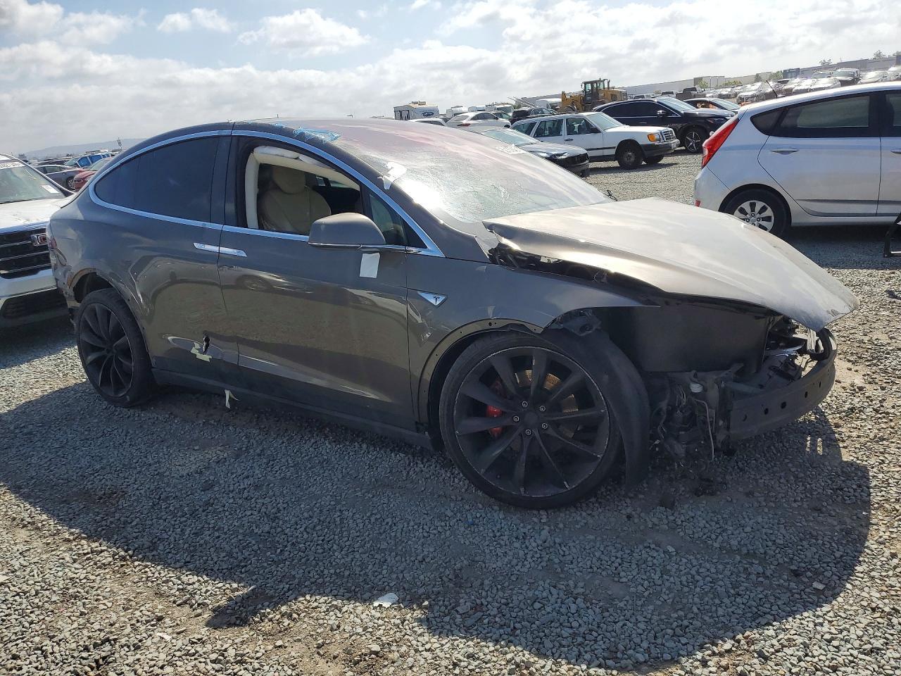 2016 Tesla Model X - Фото 4