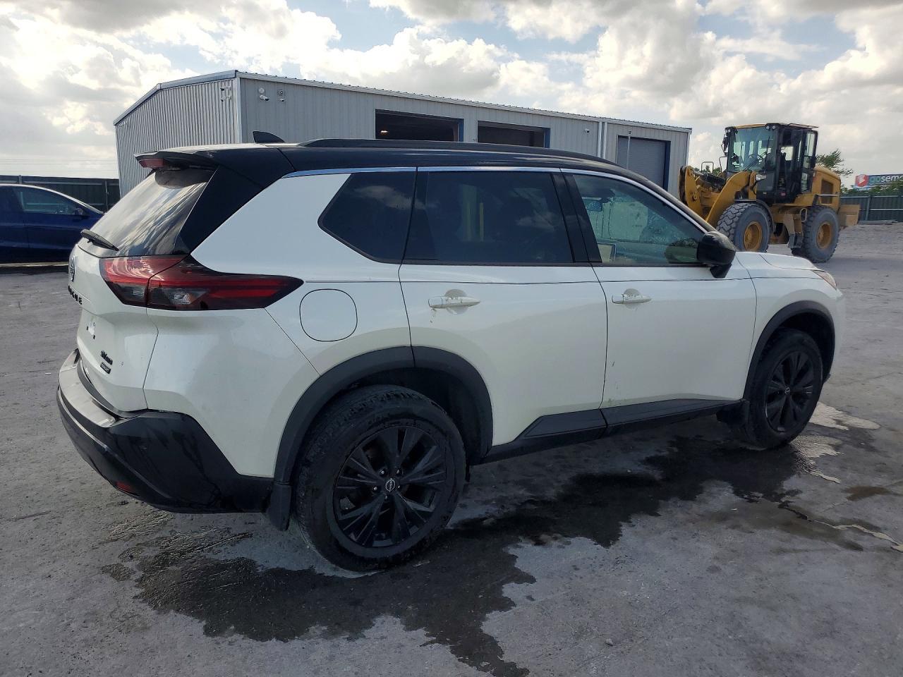 2023 Nissan Rogue Sv - Фото 3