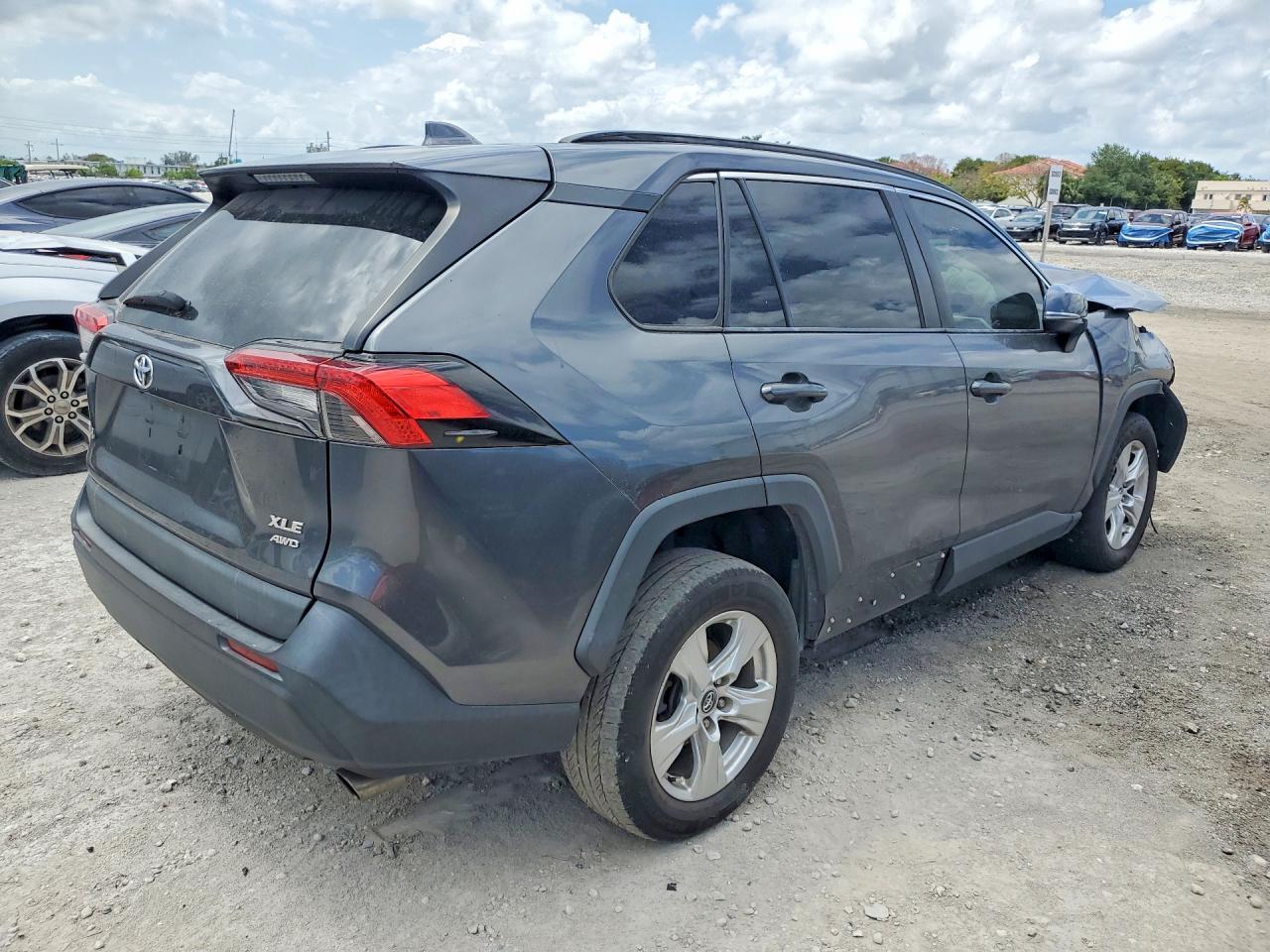 2021 Toyota Rav4 Xle - Image 3