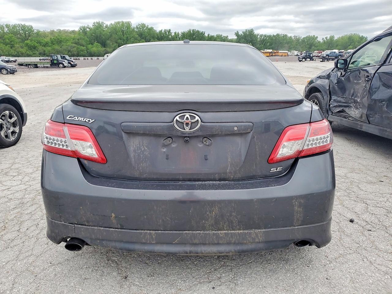 2011 Toyota Camry Se - Фото 6