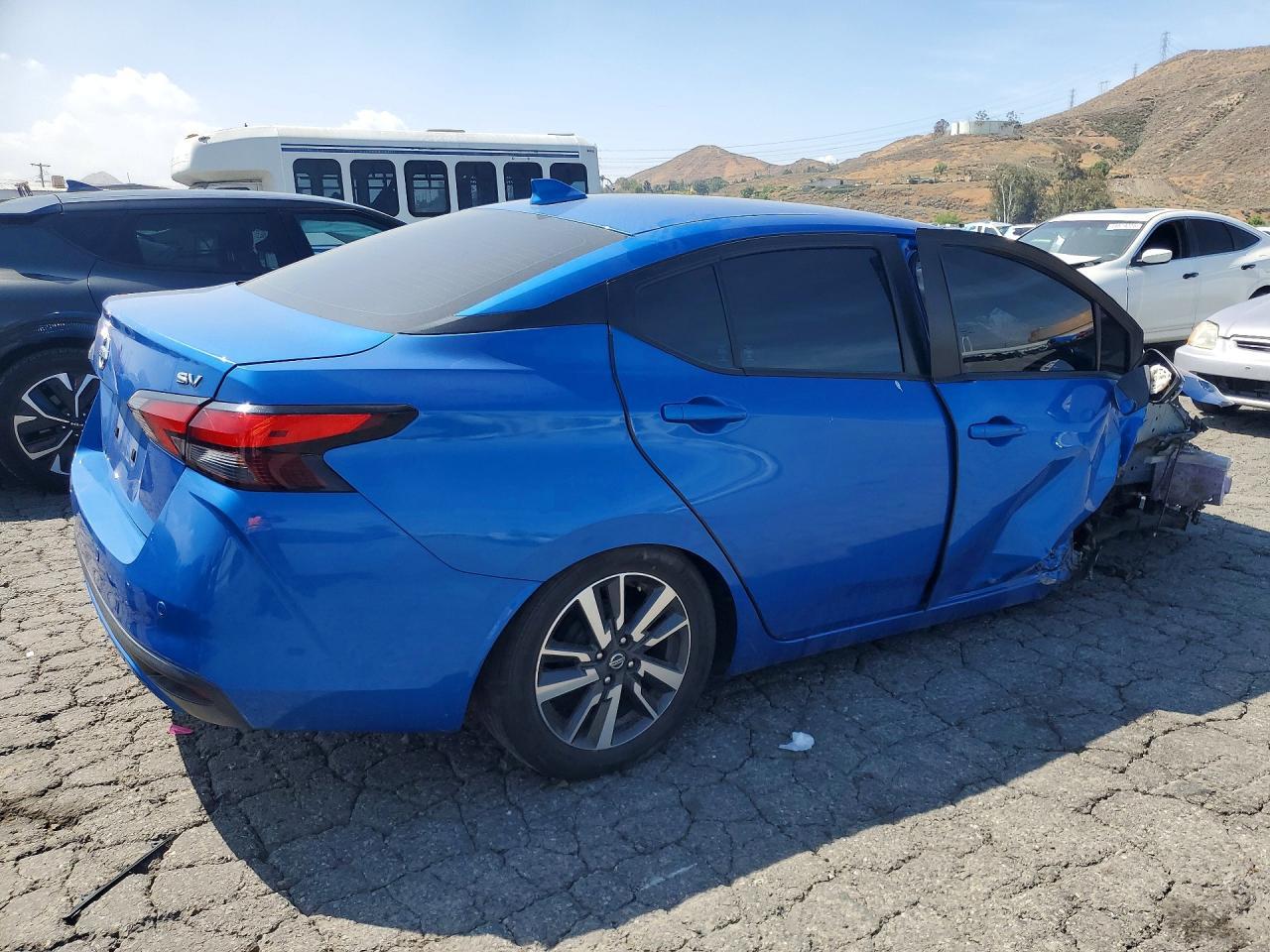 2021 Nissan Versa Sv - Image 3