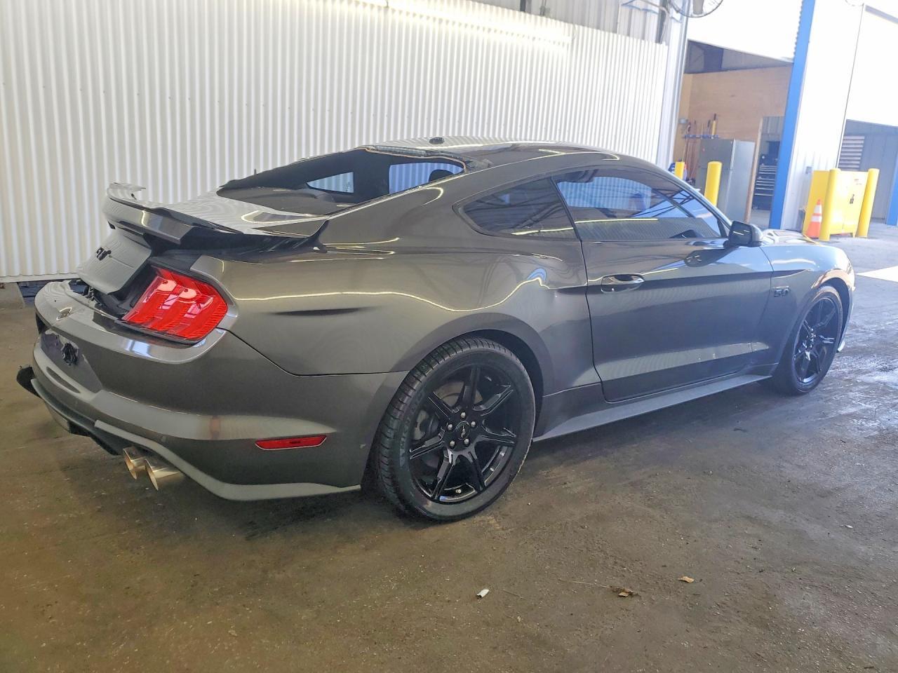 2020 Ford Mustang Gt - Фото 3