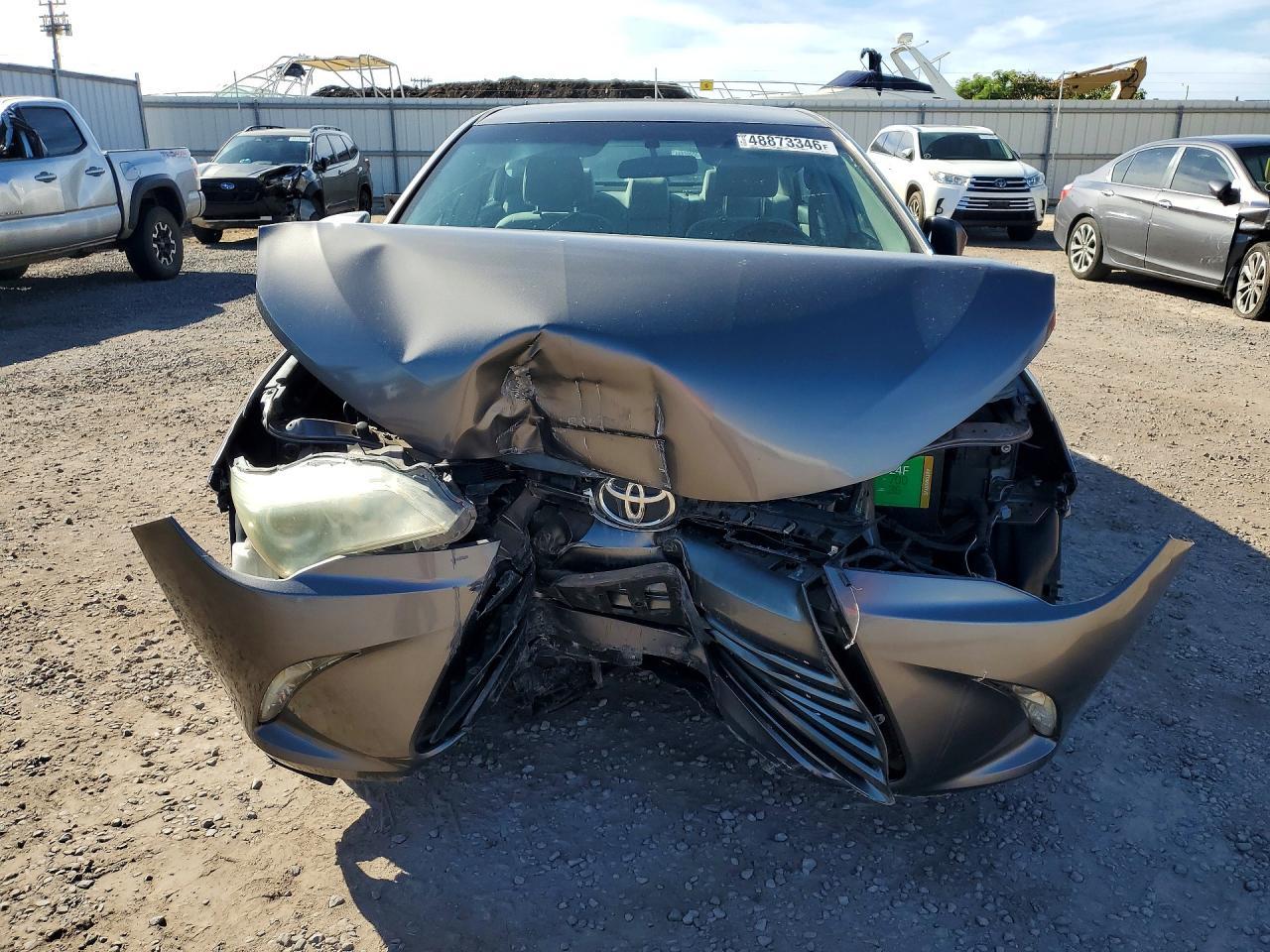 2016 Toyota Camry Le - Фото 5