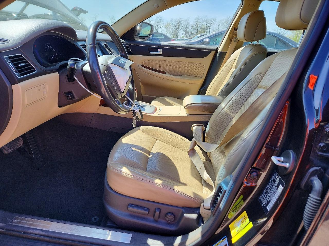 2014 Hyundai Genesis 3.8L - Фото 7