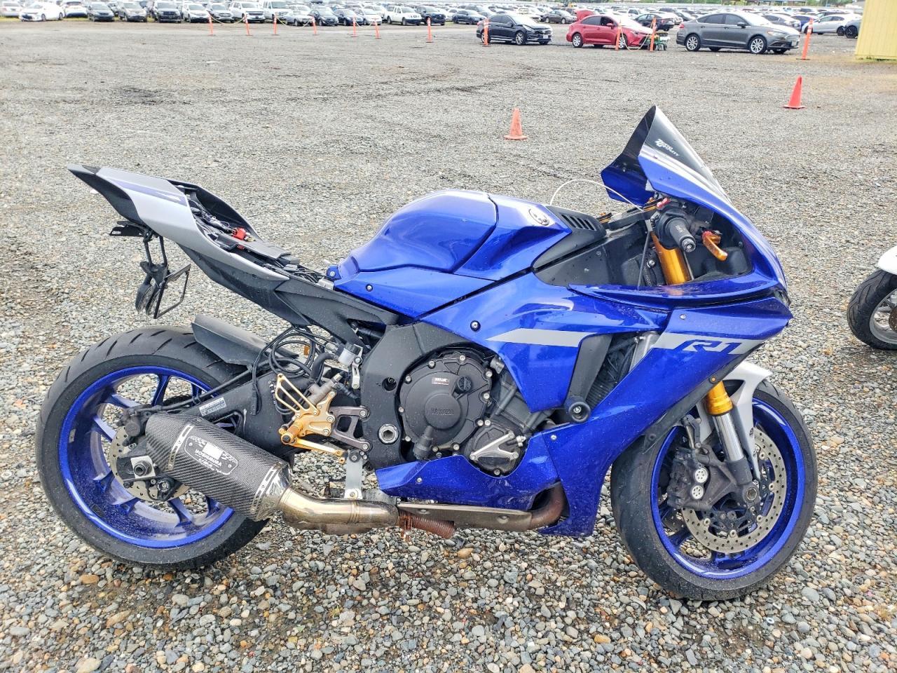 2022 Yamaha Yzfr1