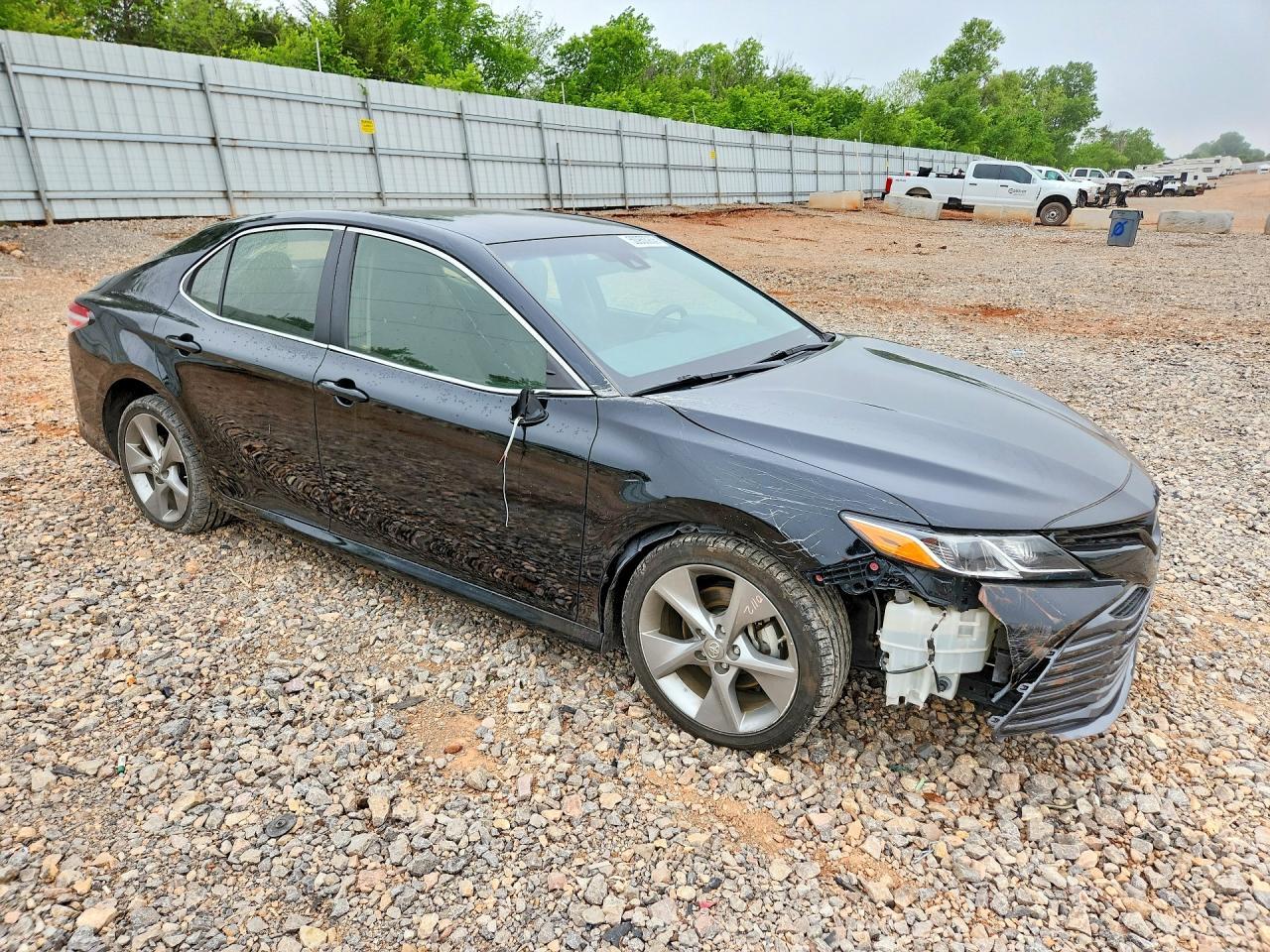 2018 Toyota Camry Le - Image 4