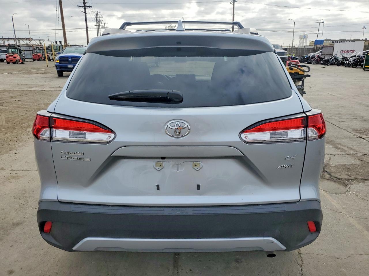 2024 Toyota Corolla Cross Le - Image 6