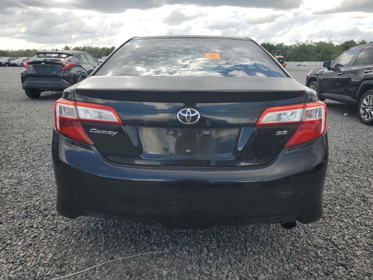 2014 Toyota Camry Se - Фото 6