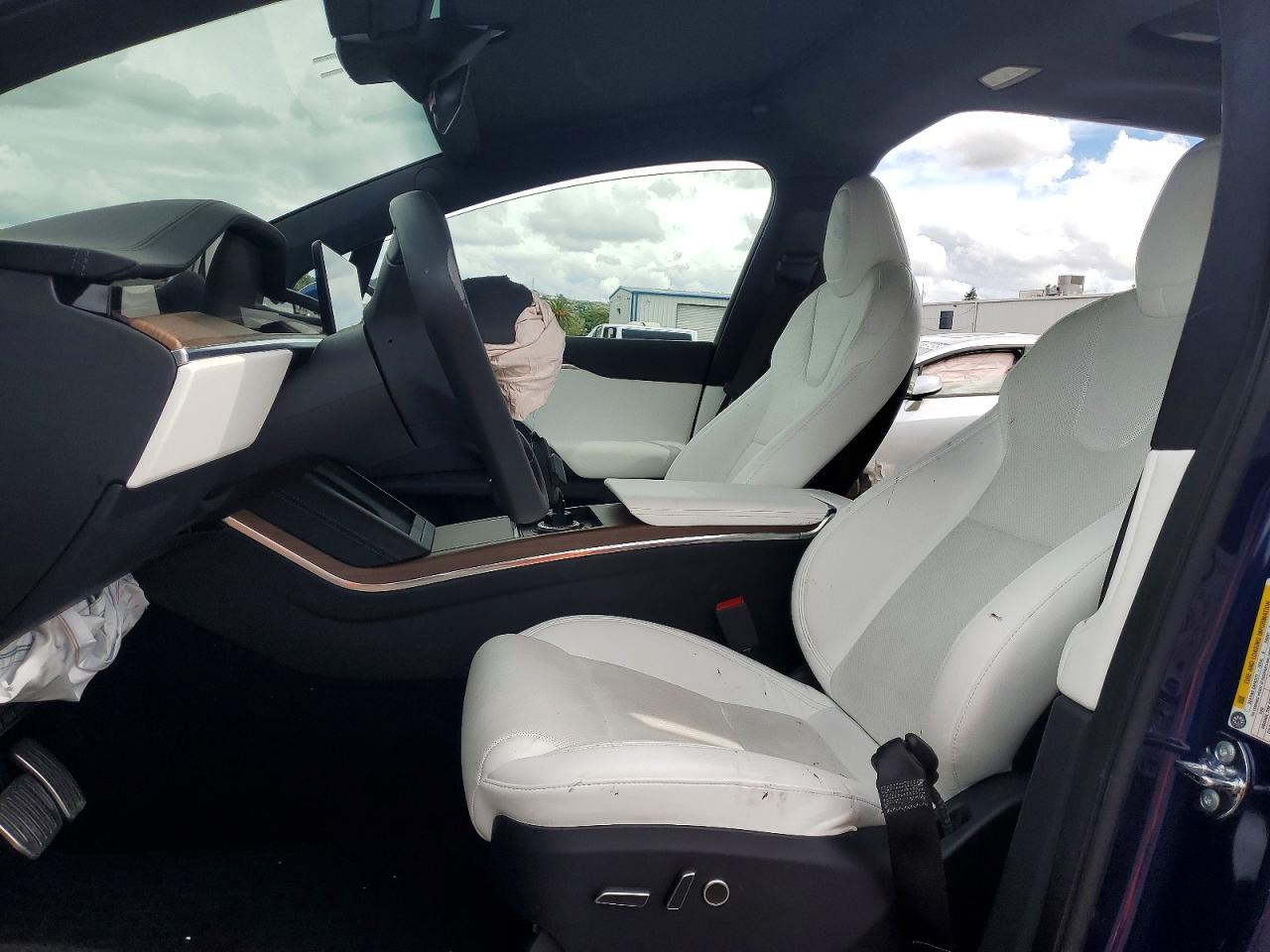 2023 Tesla Model X - Фото 7
