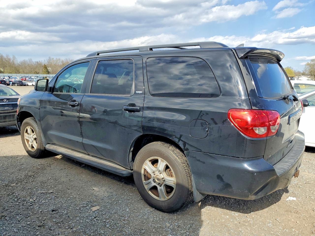 2011 Toyota Sequoia Sr5 - Image 2