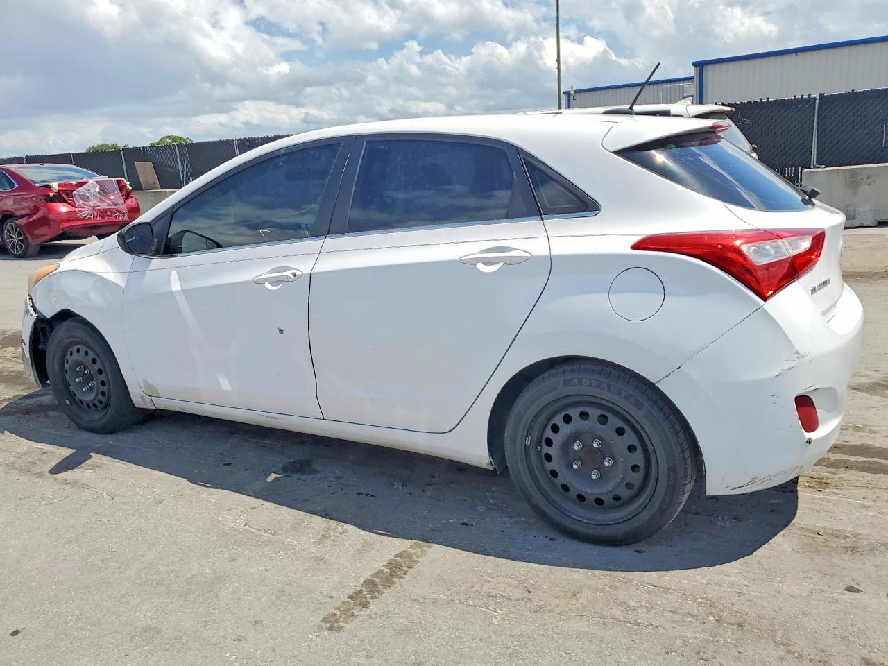 2016 Hyundai Elantra Gt Base - Фото 2