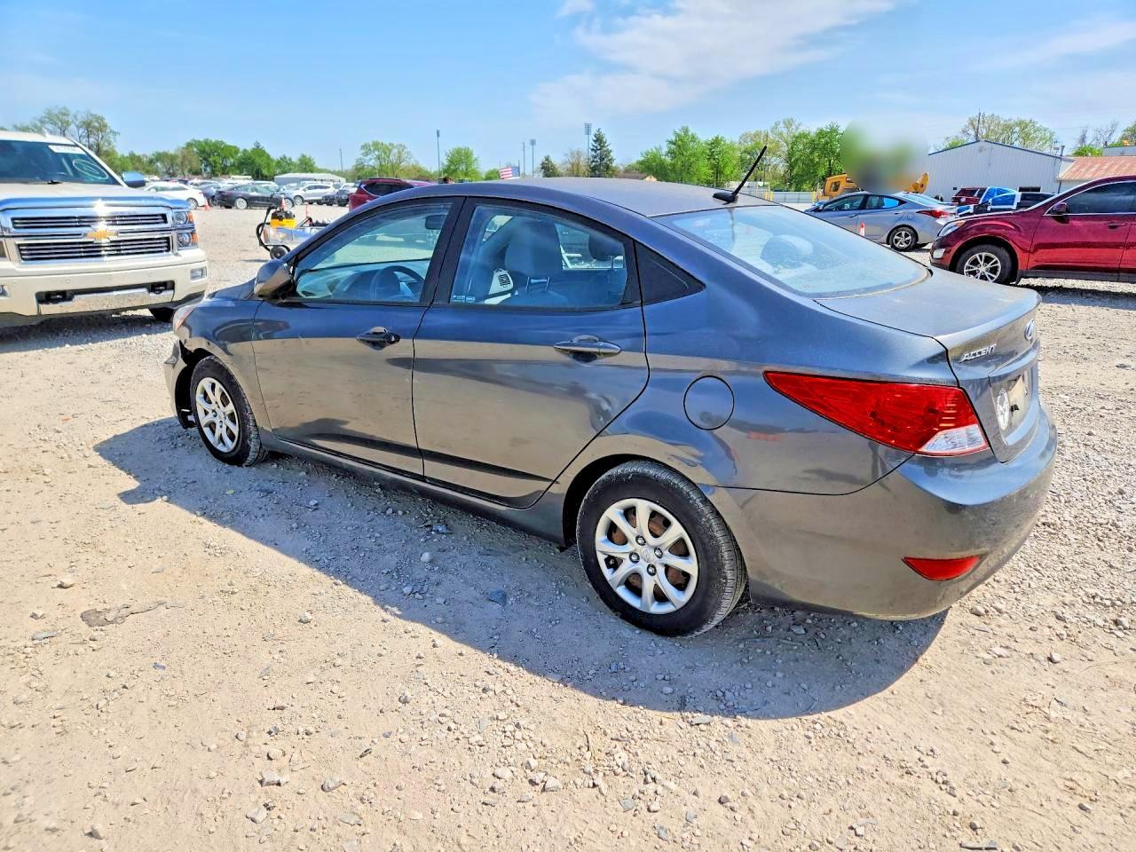 2013 Hyundai Accent Gls - Image 2