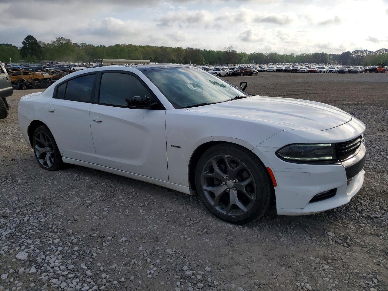 2015 Dodge Charger R - Image 4