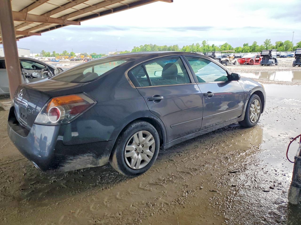 2010 Nissan Altima 2.5 - Фото 3
