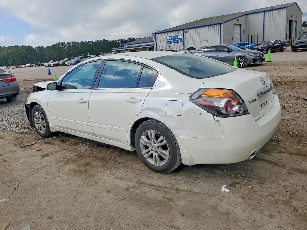 2011 Nissan Altima 2.5 - Фото 2