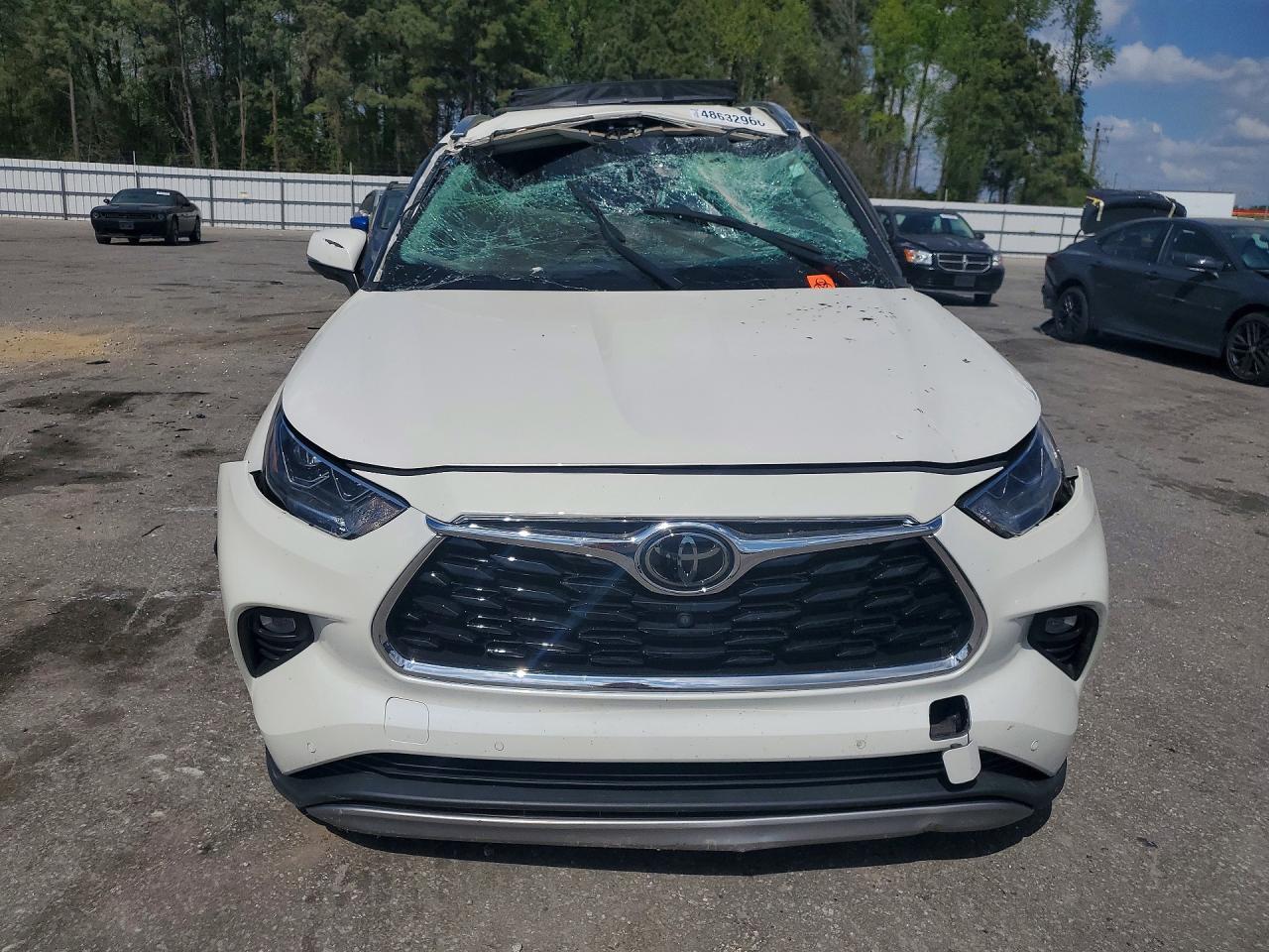 2021 Toyota Highlander Platinum - Image 5