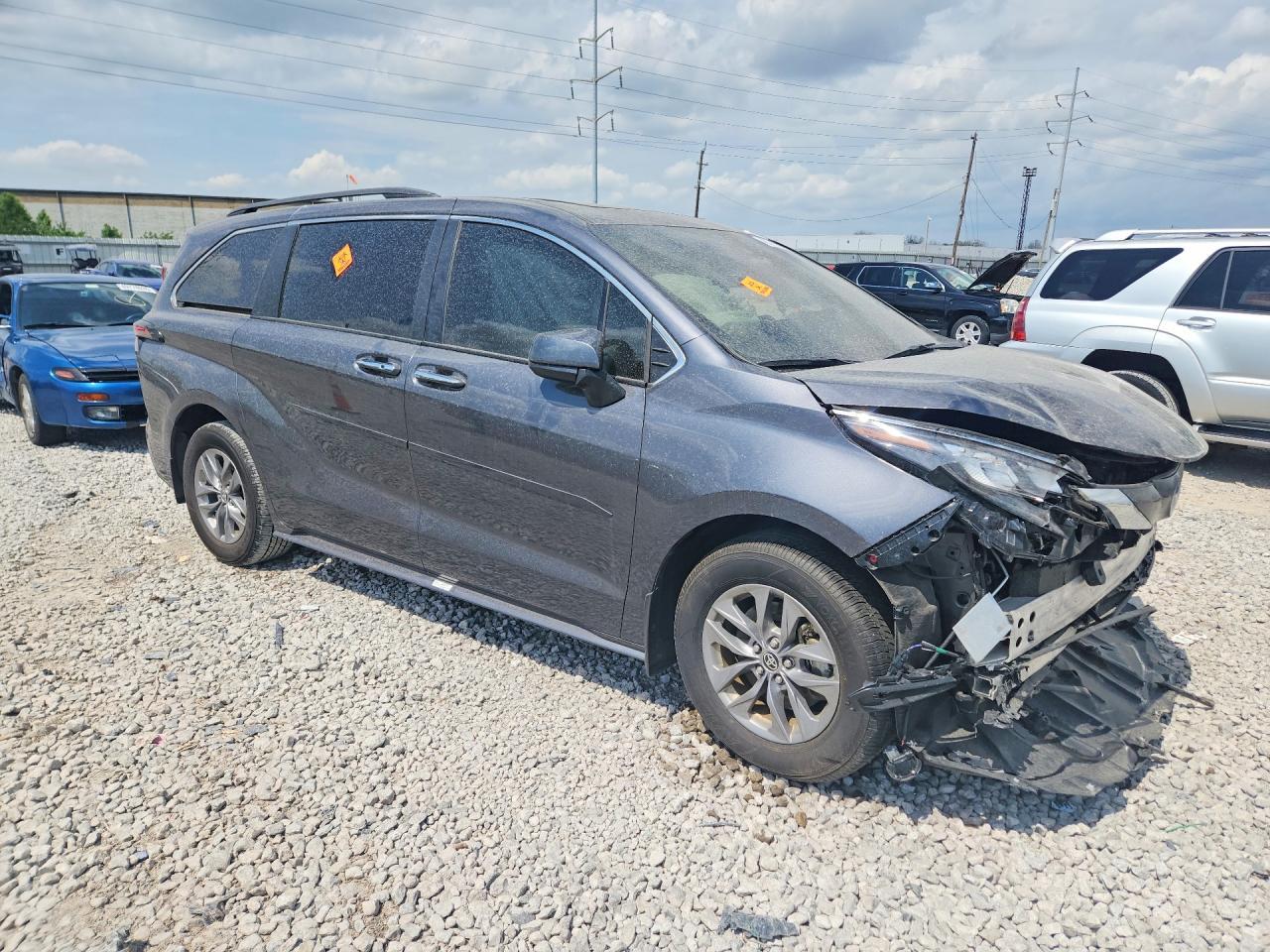 2025 Toyota Sienna Xle 7-Passenger - Фото 4