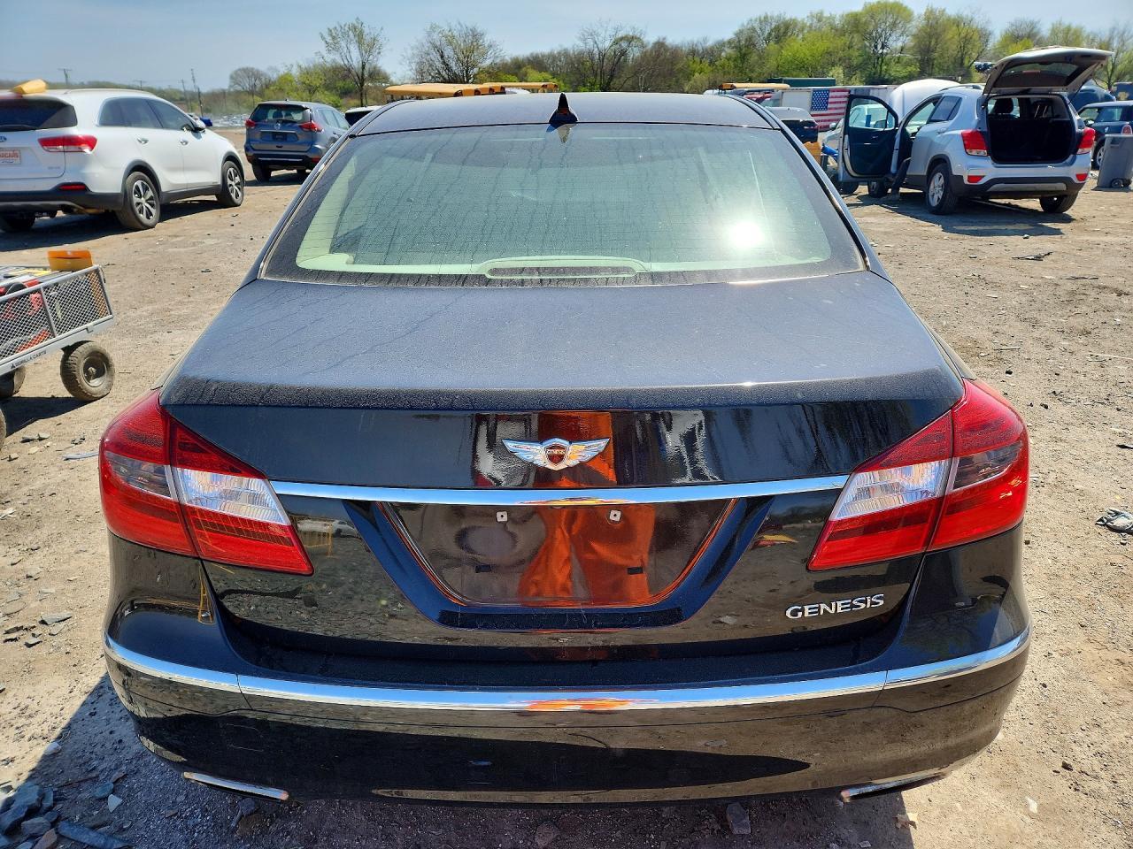 2014 Hyundai Genesis 3.8L - Фото 6