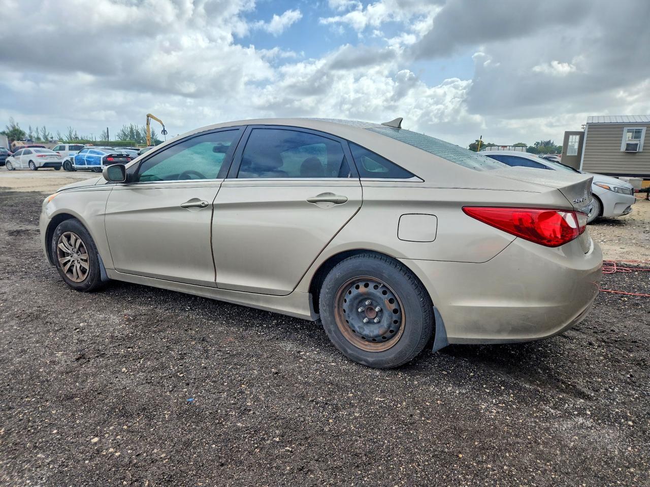 2011 Hyundai Sonata Gls - Image 2