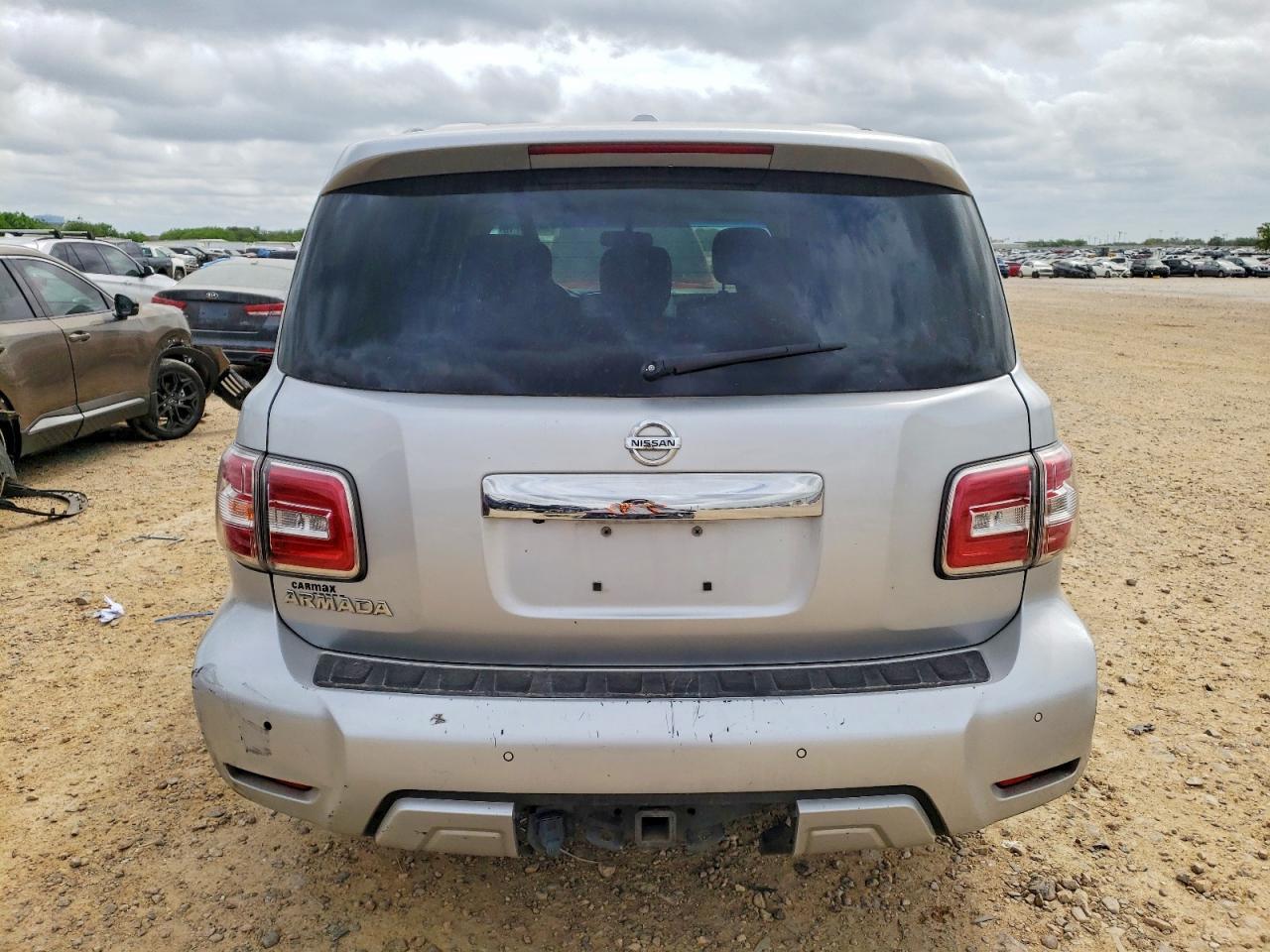 2017 Nissan Armada Sv - Image 6