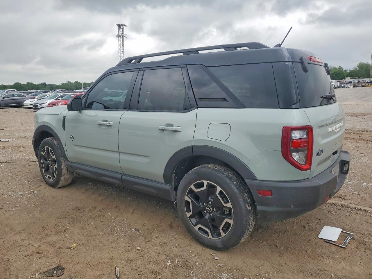 2024 Ford Bronco Sport Outer Banks - Image 2
