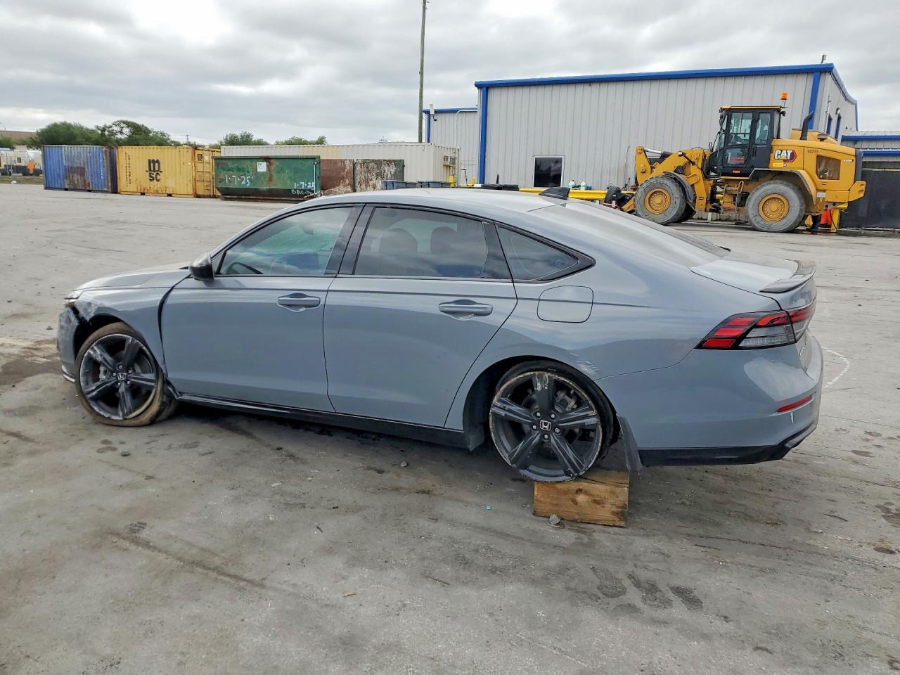 2023 Honda Accord Hybrid Sport-L - Image 2