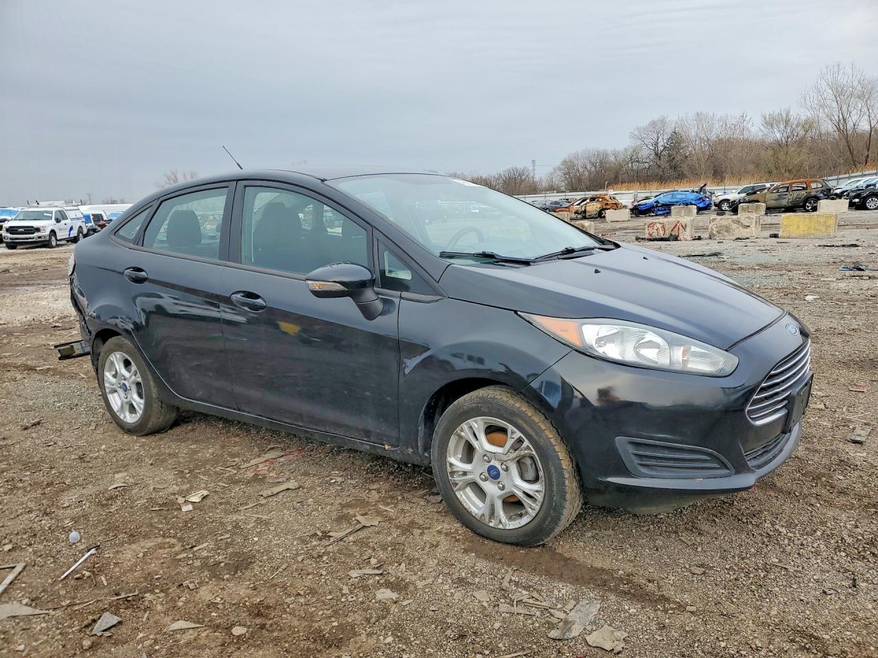 2014 Ford Fiesta Se - Фото 4