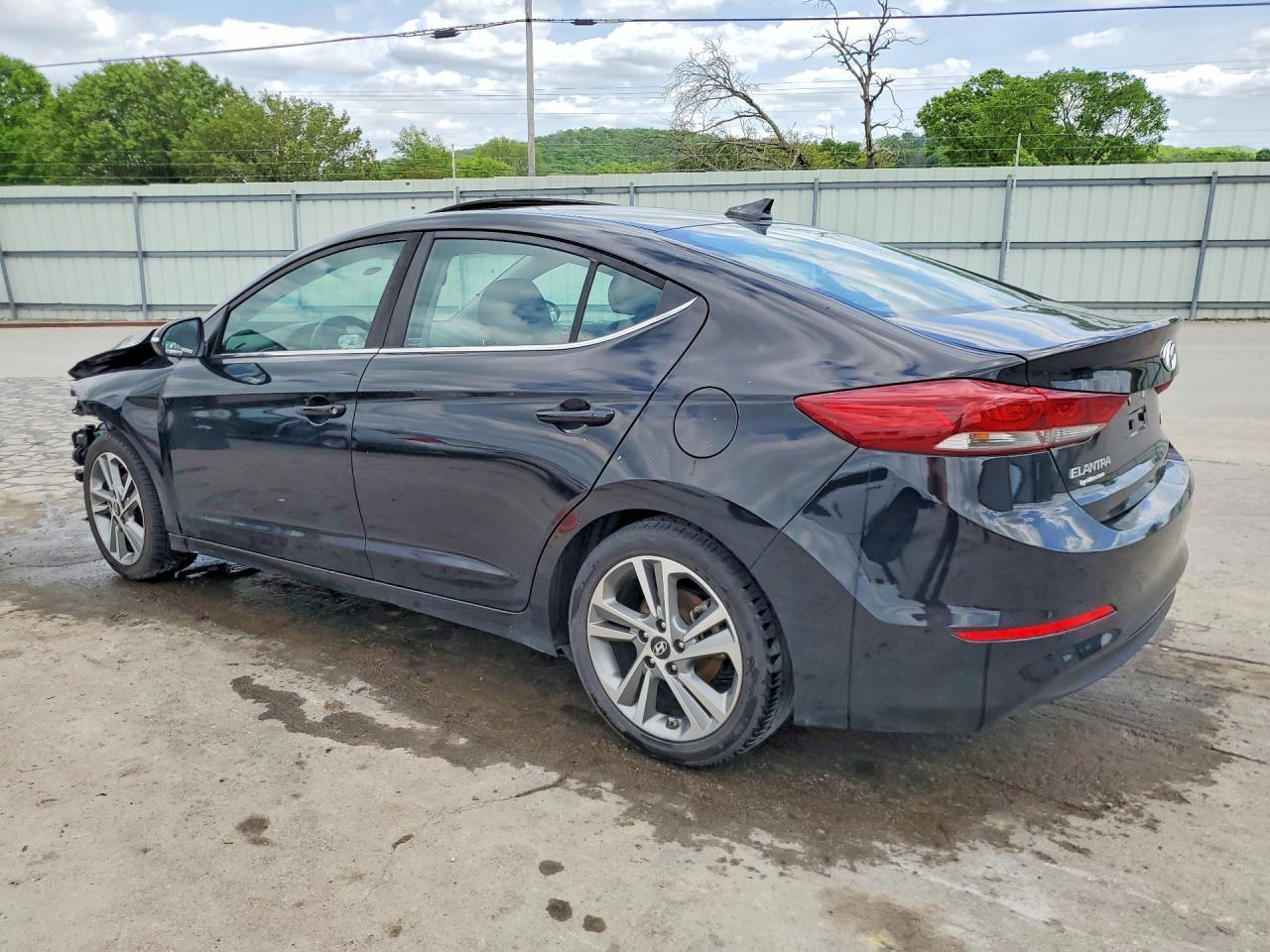 2018 Hyundai Elantra Limited - Image 2