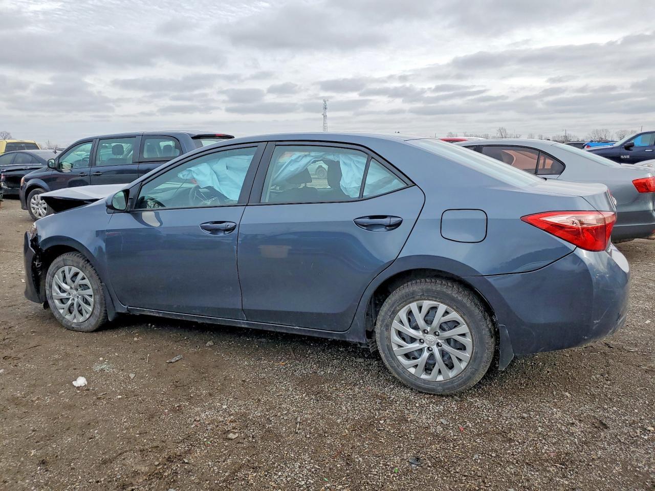 2017 Toyota Corolla L - Фото 2
