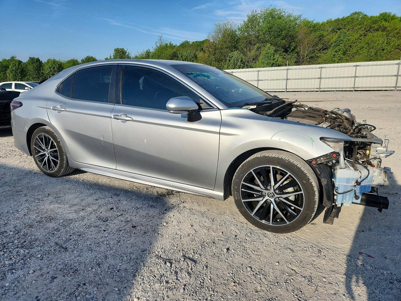 2022 Toyota Camry Se - Фото 4