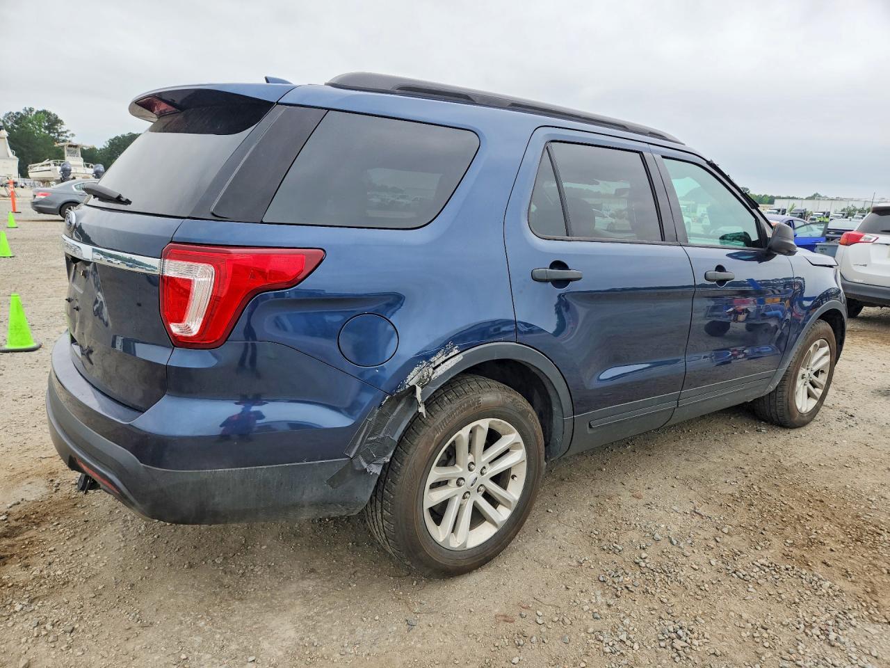 2017 Ford Explorer - Image 3