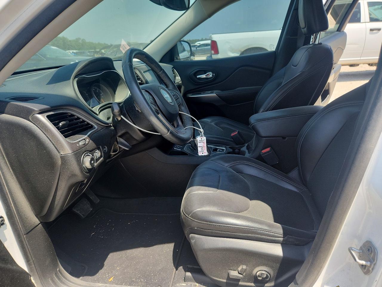 2019 Jeep Cherokee Latitude Plus - Фото 7