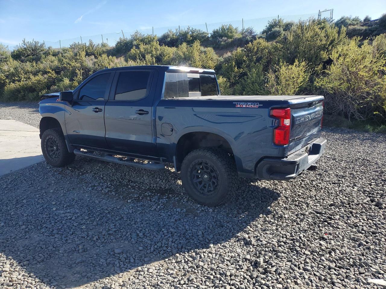 2020 Chevrolet Silverado K1500 Lt Trail Boss - Image 2