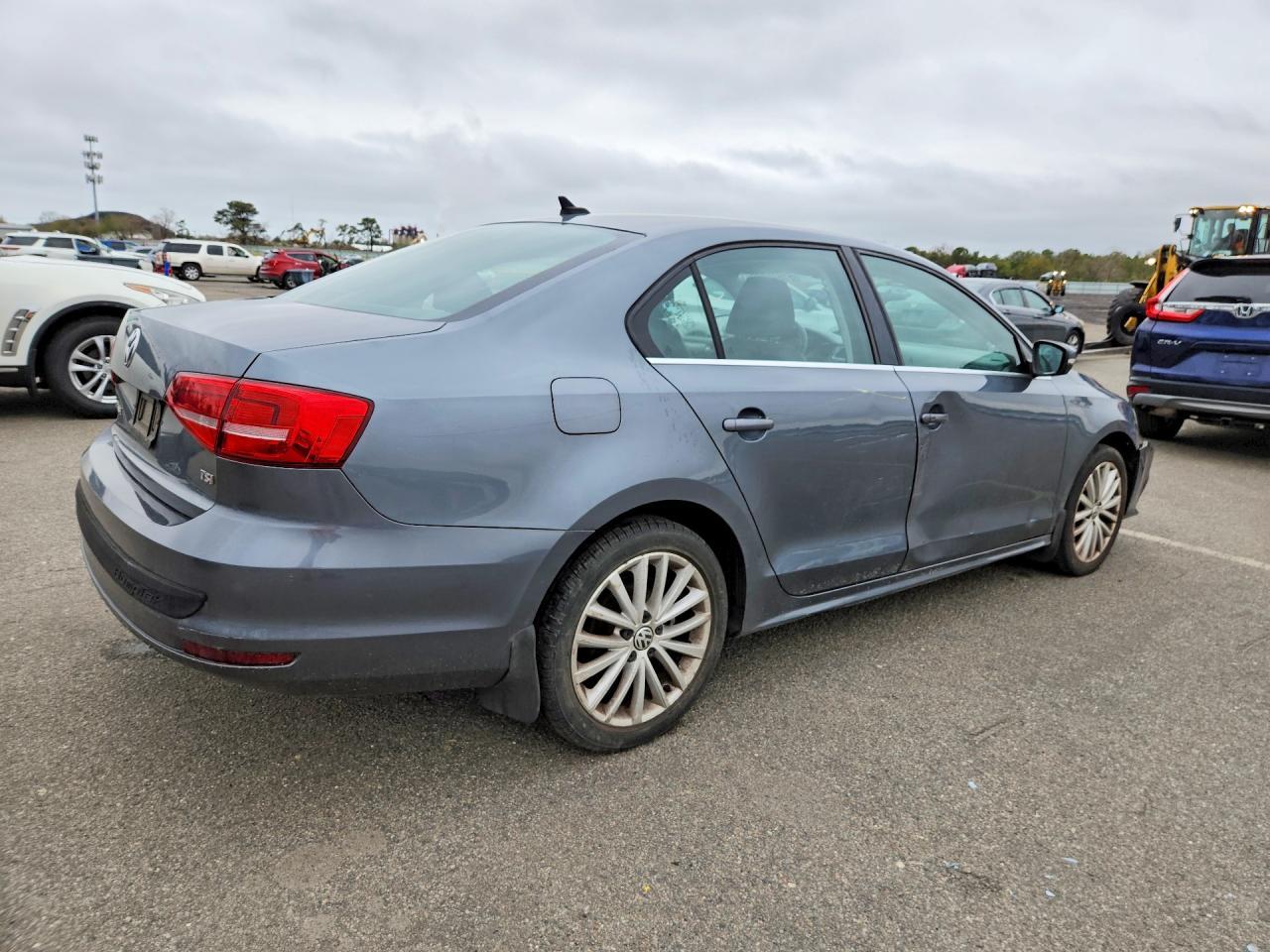 2015 Volkswagen Jetta Se - Image 3