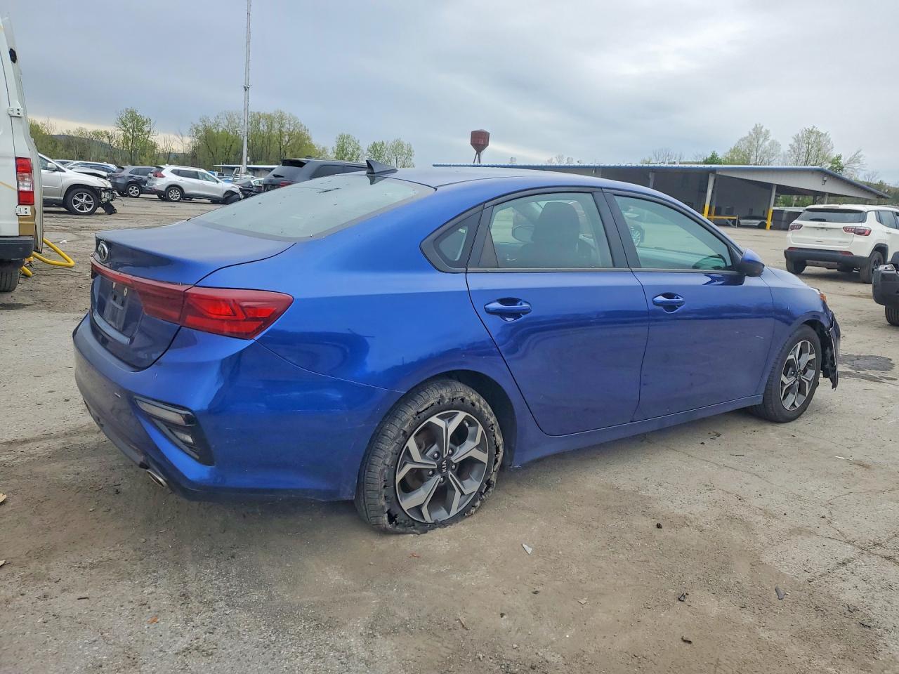2020 Kia Forte Lxs - Фото 3