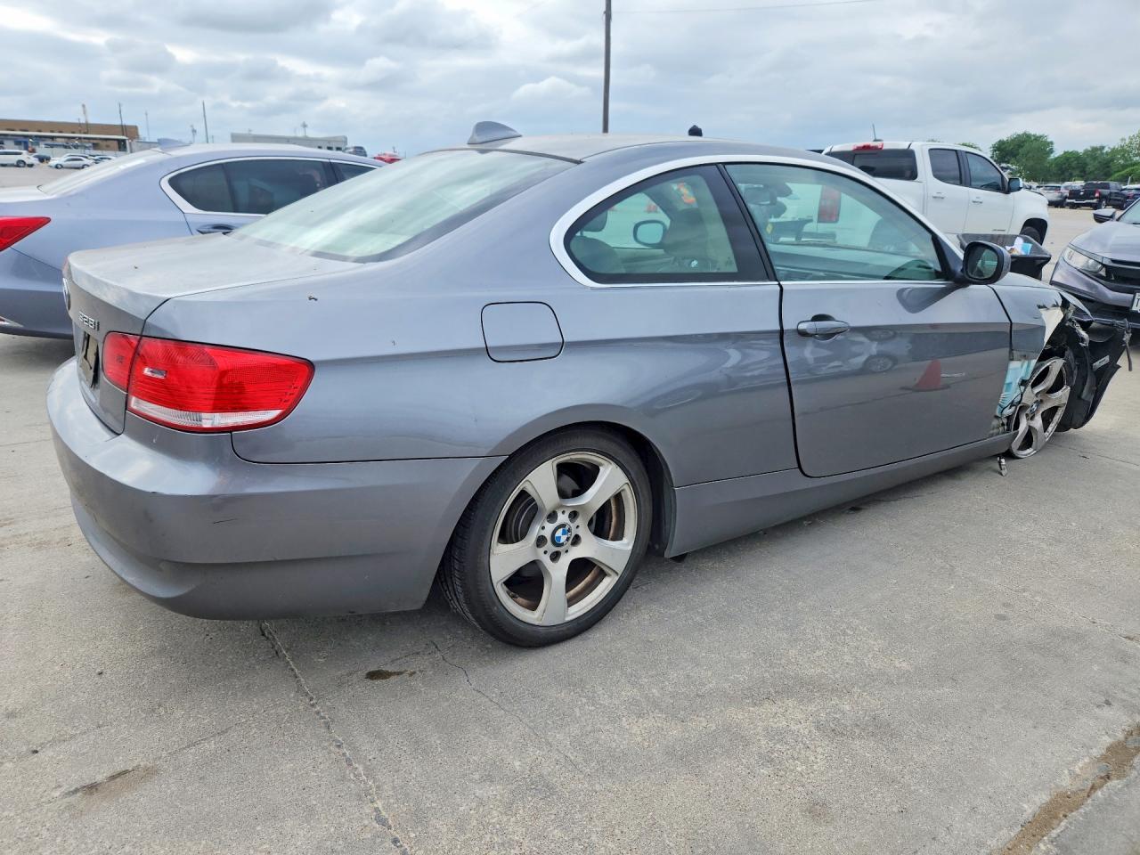 2010 BMW 328 I - Фото 3