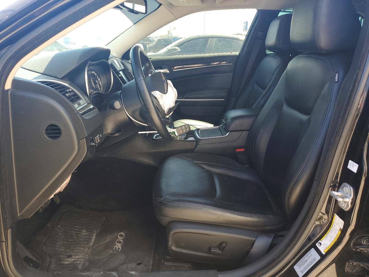 2016 Chrysler 300 Limited - Image 7
