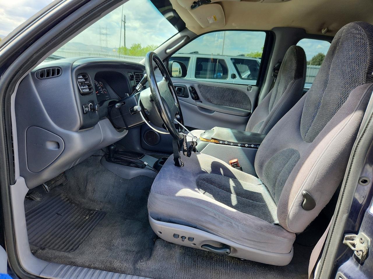 1998 Dodge Dakota - Image 7