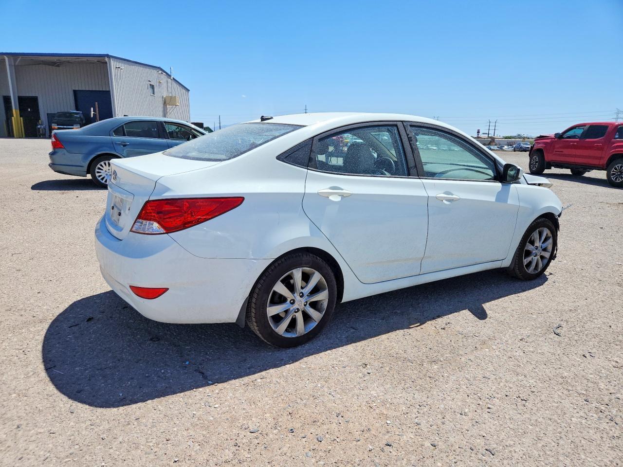 2012 Hyundai Accent Gls - Фото 3