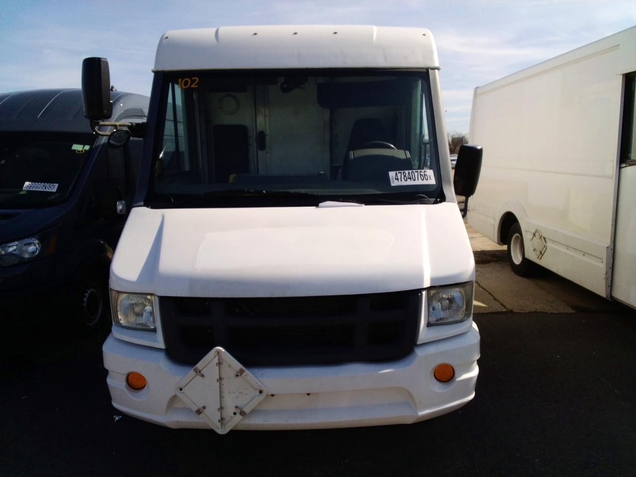 2012 Isuzu Npr-Hd - Step Van *** Clean Title * Prior Fleet *** - Фото 5