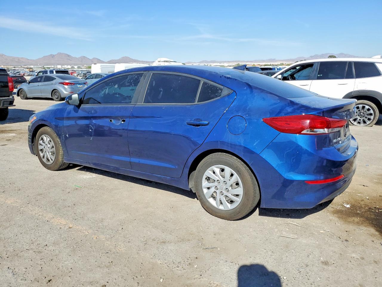 2018 Hyundai Elantra Se - Image 2